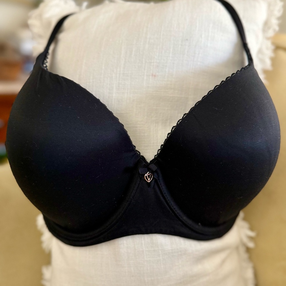 Victoria's Secret Body by Victoria Perfect Coverage Black Bra Size 34DDD